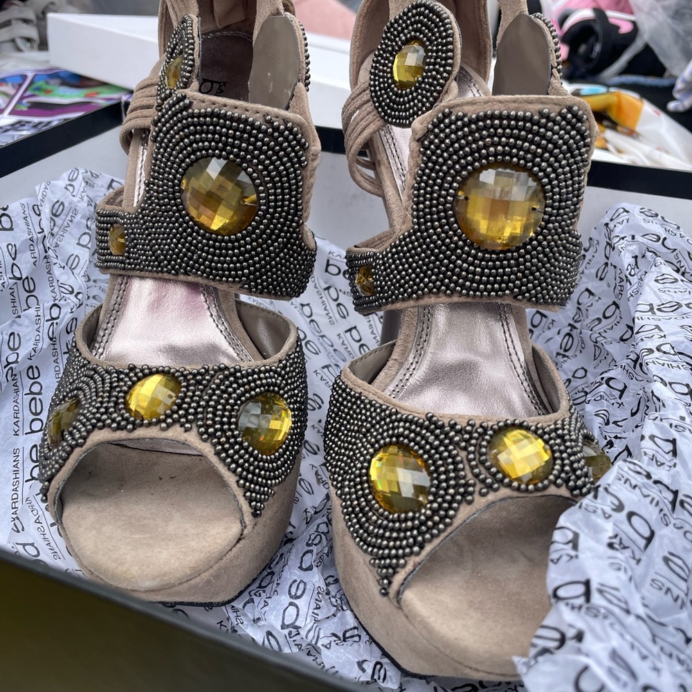 Bebe Tan and Yellow Heels with Decorative Sunburst Design